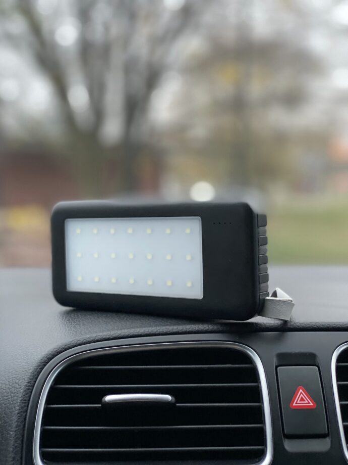 Зовнішній портативний акумулятор павербанк ліхтарик10000 mAh