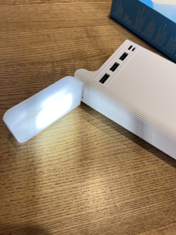 Павербанк з ліхтарем HOCO Jove table lamp J62 30000mAh | 3USB, 2A