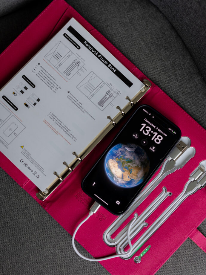Smart блокнот London в рожевому кольорі павербанк 8 000 mAh