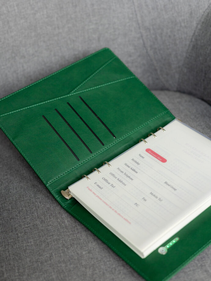 Smart блокнот London в зеленому кольорі павербанк 8 000 mAh