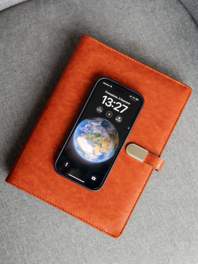 Smart блокнот London в помаранчевому кольорі павербанк 8 000 mAh