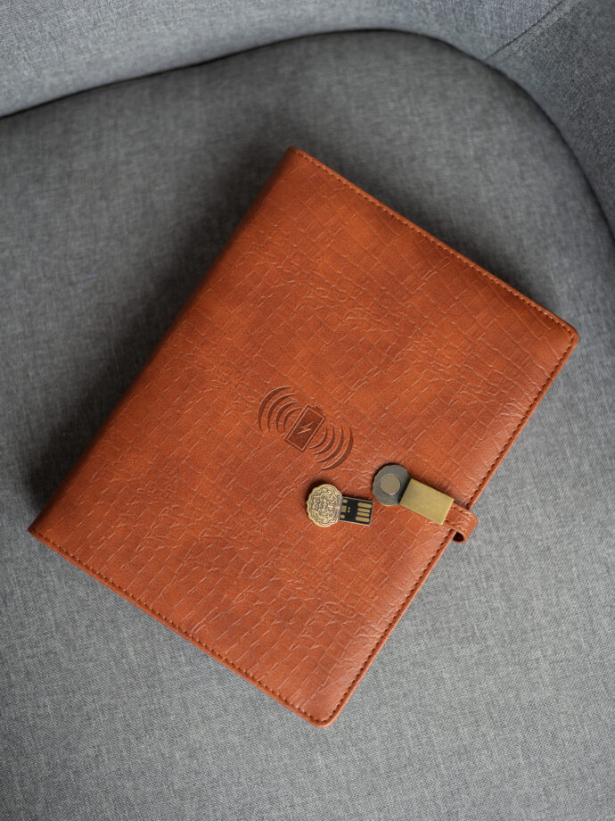 Smart блокнот Cobra коричневого кольору павербанк 10000 mAh