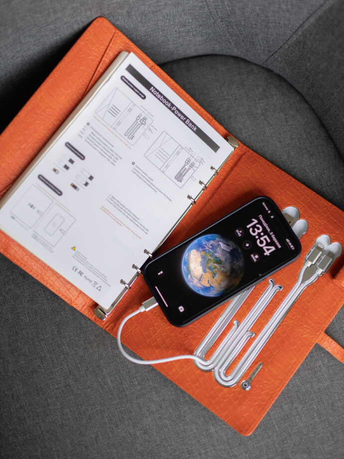 Smart блокнот London в помаранчевому кольорі павербанк 8 000 mAh