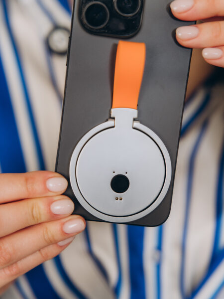 АІ-перекладач MagSafe