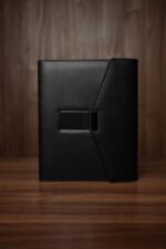 Smart блокнот Бізнес Лайт чорного кольору з зарядкою павербанк 10000 mAh