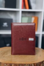 Smart блокнот з зарядкою Еко-шкіра глянець в коричневому кольорі павербанк 10000 mAh