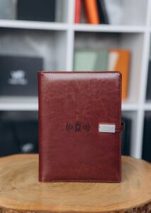 Smart блокнот з зарядкою Еко-шкіра глянець в коричневому кольорі павербанк 10000 mAh